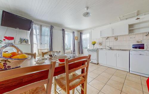 Montmorillon House | 1 Bedroom Nice Home In Montmorillon