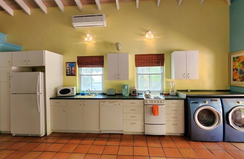 Estate Elizabeth Cottage | 1 Bedroom Poolside Private Cottage w/Pool and View