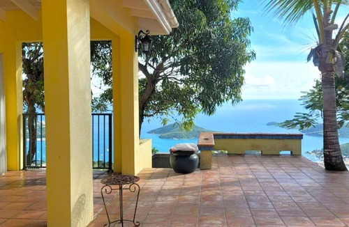 Estate Elizabeth Cottage | 1 Bedroom Poolside Private Cottage w/Pool and View