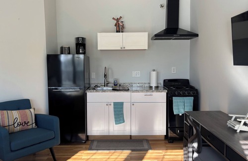 Mount Pleasant House | 1 Bedroom Studio located near Isle of Palms and downtown Charleston!