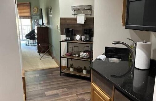 Hanover Apartment | 1 bedroom studio, pool, hot tub, sauna