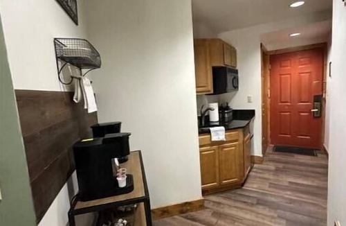 Hanover Apartment | 1 bedroom studio, pool, hot tub, sauna