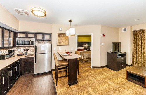 Farragut Condo | 1 Bedroom Suite in Knoxville | Shared Outdoor Pool + 24h Business Center