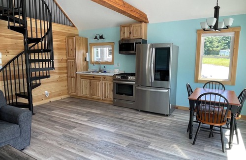 Union Cottage | 1-bedroom with loft cottage on beautiful Sennebec Pond with WiFi and heat pump.