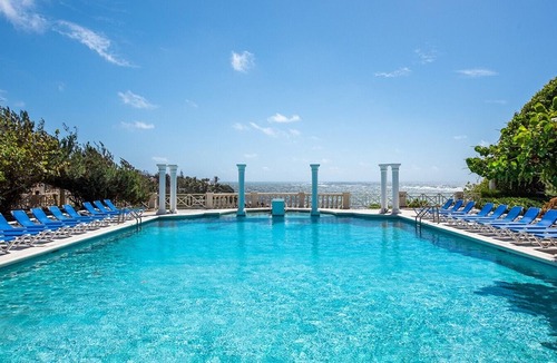 Diamond Valley Resort | 1 br Deluxe Penthouse with pool roof deck-Residences in the park