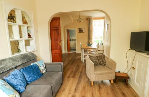 Beaumaris House | 1 Castle Row