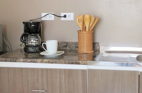 San Pedro Apartment | 1 CedarCats Short Stay Apartments