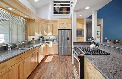 Sunriver House | 1 Colonial- Primary Suites, Hot Tub, SHARC, A/C, Steps to Village & SHARC!