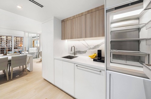 City Center Apartment | 1+Den Private Residence at Roney Palace