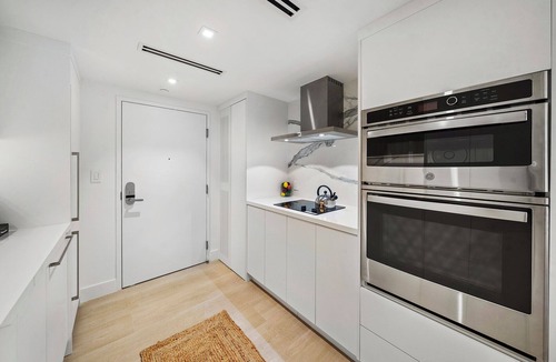 City Center Apartment | 1+Den Private Residence at Roney Palace