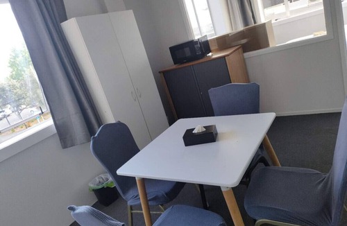 Auckland Apartment | 1 Double 1 Single 2 Sofa Beds Suite 2