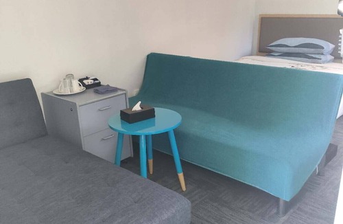 Epsom Apartment | 1 Double and 1 sofa bed Studio
