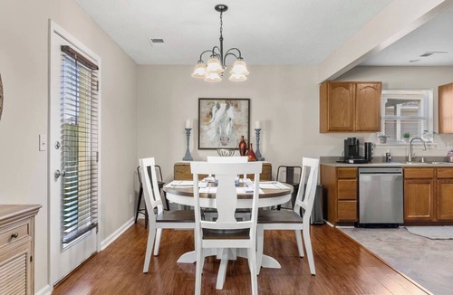 Georgetown House | 1 Exit to Horse Park/King Bed/Fenced Yard/