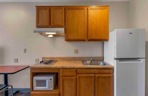 Bossier City Apartment | 1 Full Bed | ADA/Tub/Non-Smoking/Kitchen