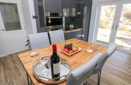 Pembroke Dock House | 1 Gloucester Way