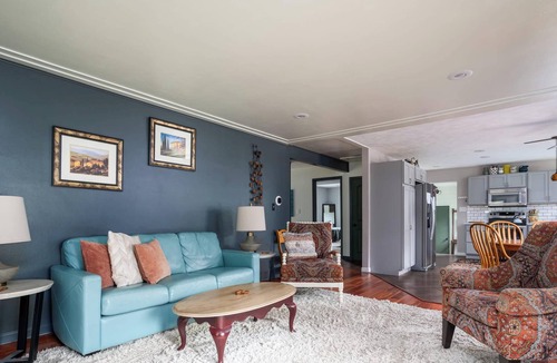Holland House | 1 Happy Acre Summary:
