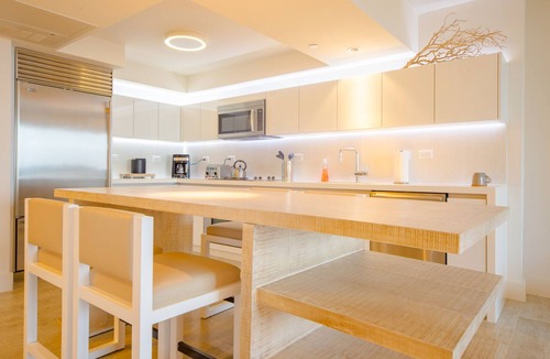 South Beach Apartment | 1 Hotel Corner Unit, 10th Fl ,Balcony, Beach Access