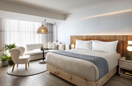 Wellington Place Hotel | 1 Hotel Toronto