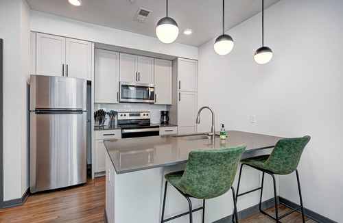 Indianapolis Apartment | 1 King Bed/1Bth - Broad Ripple