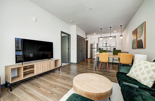 Indianapolis Apartment | 1 King Bed/1Bth - Broad Ripple