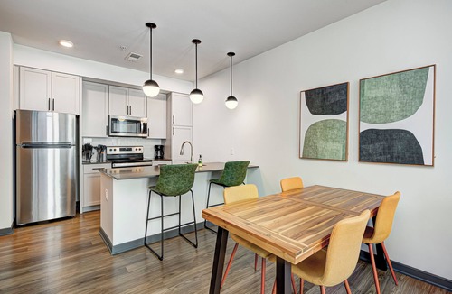 Indianapolis Apartment | 1 King Bed/1Bth - Broad Ripple