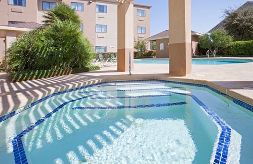 San Angelo Apartment | 1 King Studio w/Kitchen | Free Breakfast & Pool