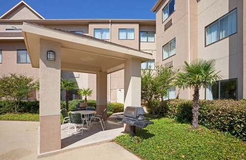 San Angelo Apartment | 1 King Studio w/Kitchen | Free Breakfast & Pool