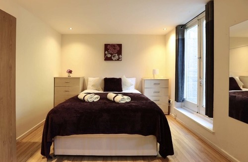 Fitzrovia House | (1) Lovely 7 Bedroom House in Euston - up to 22