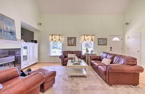 Jamesport House | < 1 Mi to Beach: Luxury North Fork Retreat w/Deck