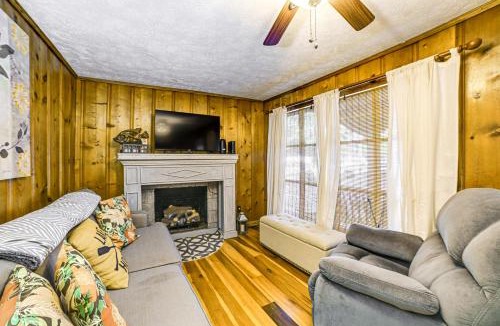 Springville House | 1 Mi to Buchanan Resort: Home w/Deck & Yard!