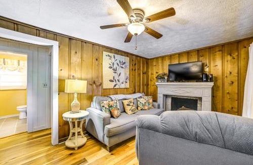 Springville House | 1 Mi to Buchanan Resort: Home w/Deck & Yard!