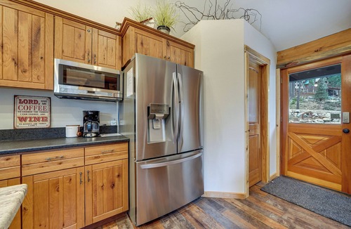 Roslyn Ridge Cabin | 1 Mi to Cle Elum Lake! Family Cabin w/Game Room