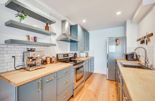 Whittier Condo | 1 Mi to CU Boulder! Walkable Condo w/Indoor Pool
