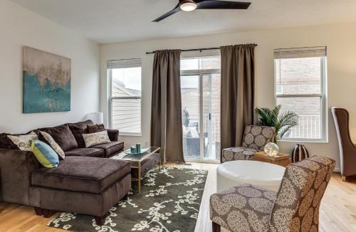 Cincinnati House | 1 Mi to Dtwn Cincinnati: Spacious Townhome w/Deck