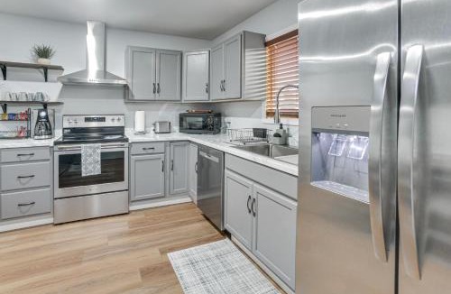 Sequim Apartment | 1 Mi to Dtwn Sequim: Modern Escape Near Everything