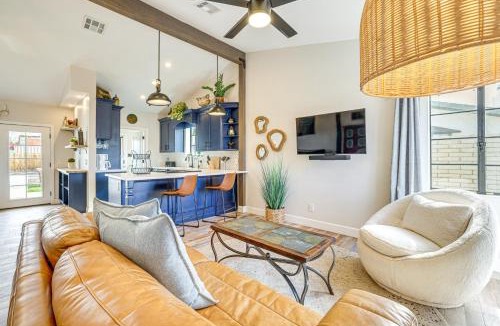 Fairview Place House | 1 Mi to Grand Ave: Modern Home w/Spacious Yard!