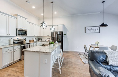 Flowery Branch House | 1 Mi to Lake Lanier: Modern Home w/Patio & Yard!