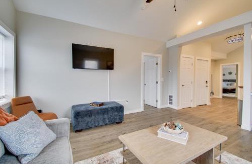 Oswego House | < 1 Mi to Lake Ontario: Oswego Group Retreat