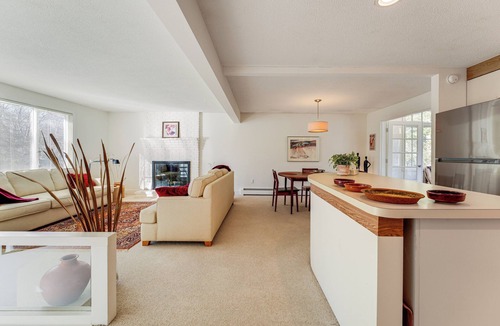 Brunswick House | 1 Mi to Maine Street! MCM-Style Home in Brunswick