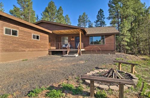 Pinetop-Lakeside House | 1 Mi to Rainbow Lake: Newly Built & Woodsy Retreat
