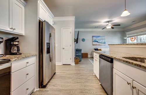 Darien House | 1 Mi to Riverfront: Darien Family Home