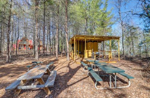 Mill Spring House | 1 Mi to TIEC: Peaceful Mountain Cabin