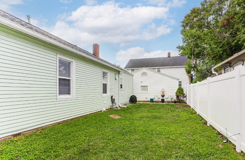 Sandusky House | 1 Mi to Water & Dtwn: Lake Erie Family Getaway