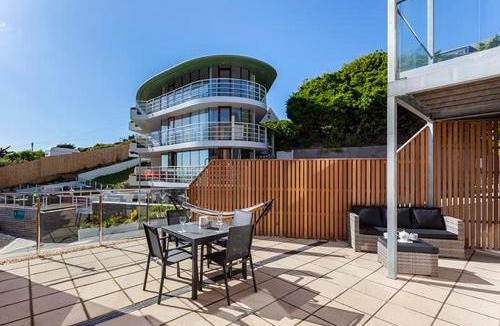 Mortehoe Apartment | 1 Middlecombe - Luxury Apartment at Byron Woolacombe, only 4 minute walk to Woolacombe Beach!