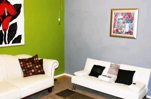 Indianapolis House | 1 min Walk to Downtown, Free Parking, Pets OK