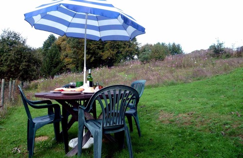 Vernoux-en-Gatine Cottage | 1 of 3 Gites set in 2 lovely acres-Pool-Games field -Wifi-lots to see/do nearby