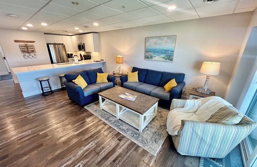 Gypsum Condo | 1 of 4 Waterfront Condo-Style Suites: Clean, Safe & Small Hotel Sleeps 8-32