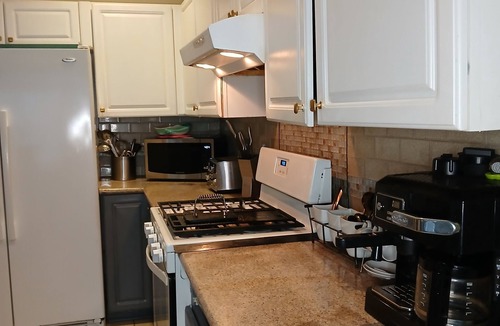 Stone Mountain House | 1-private room in single occupancy house in Stone Mountain. Be My Only Guest!