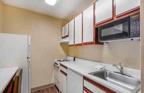 Florence Apartment | 1 Queen Bed | Non-Smoking, Kitchen, Sofa-Bed