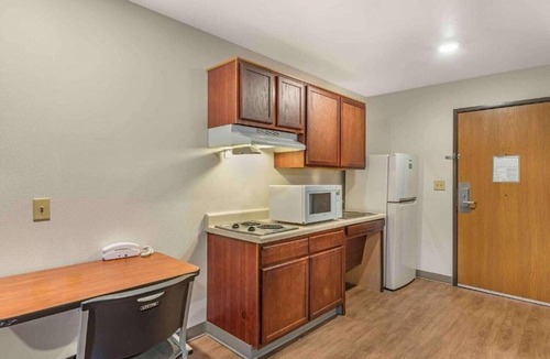 Little Rock Apartment | 1 Queen Bed | Non-Smoking, Kitchen